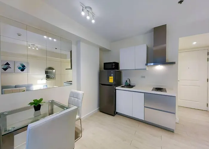 Apartamento Citispace 1br Condotel At Azure Urban Near Airport #az03a *